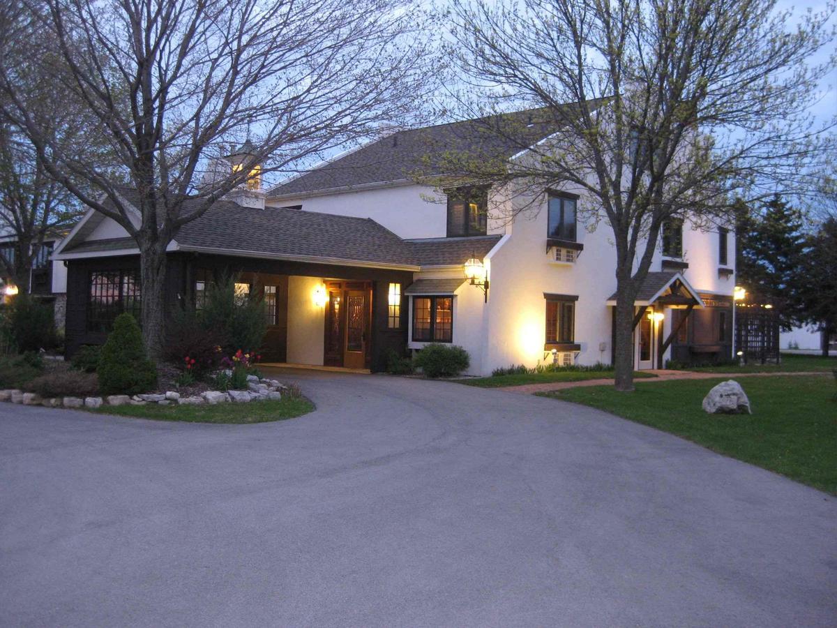 Settlement Courtyard Inn & Lavender Spa Fish Creek Exterior photo