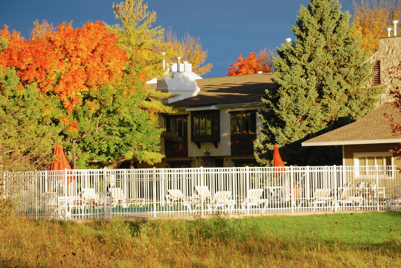 Settlement Courtyard Inn & Lavender Spa Fish Creek Exterior photo