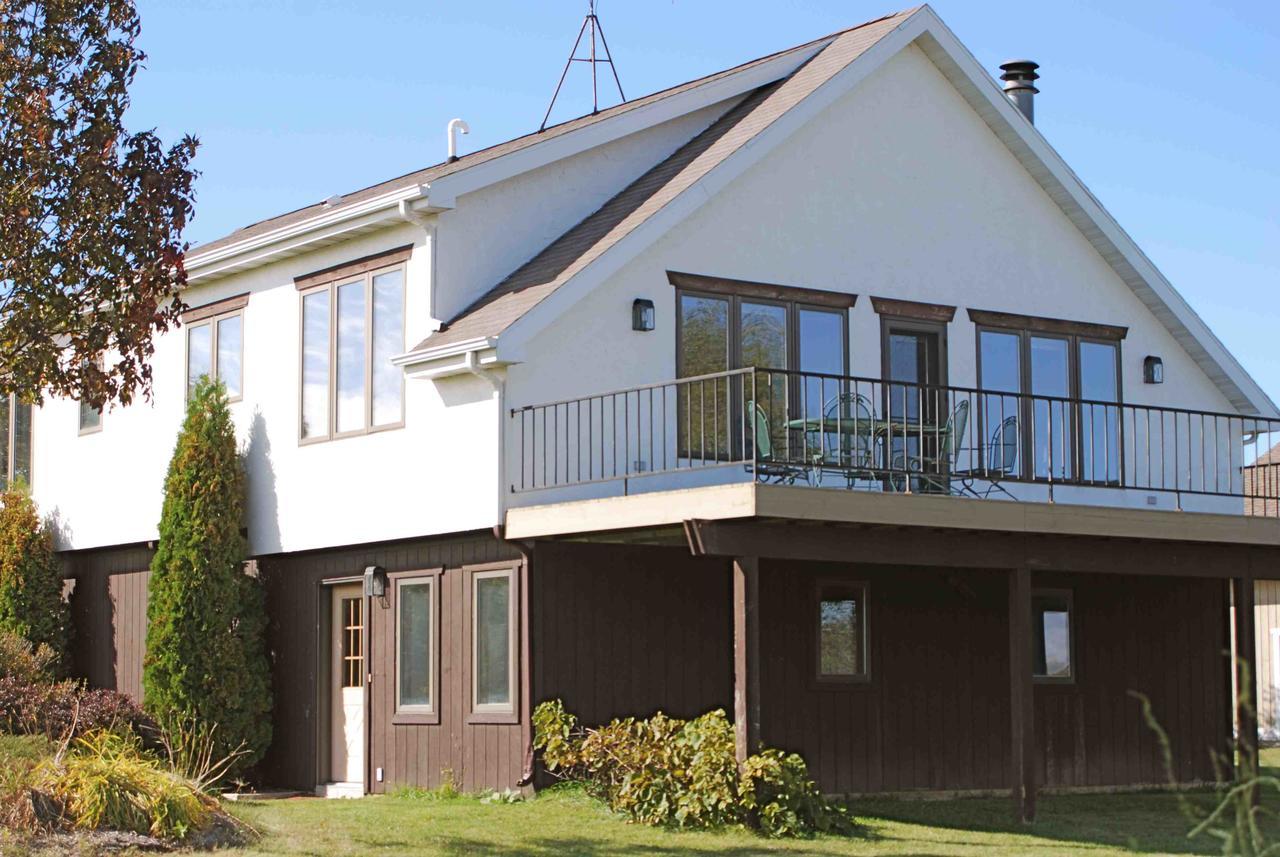 Settlement Courtyard Inn & Lavender Spa Fish Creek Exterior photo