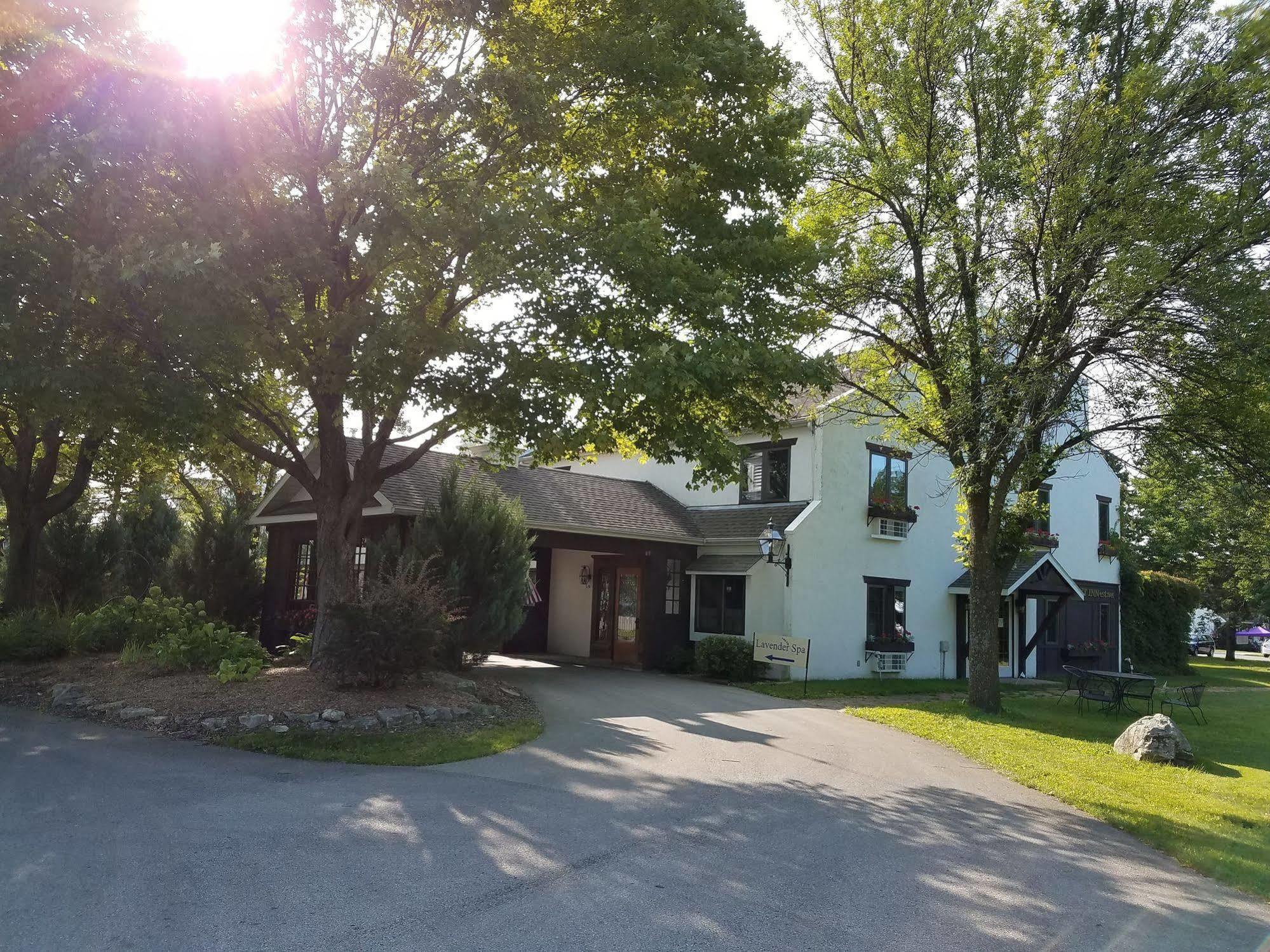 Settlement Courtyard Inn & Lavender Spa Fish Creek Exterior photo